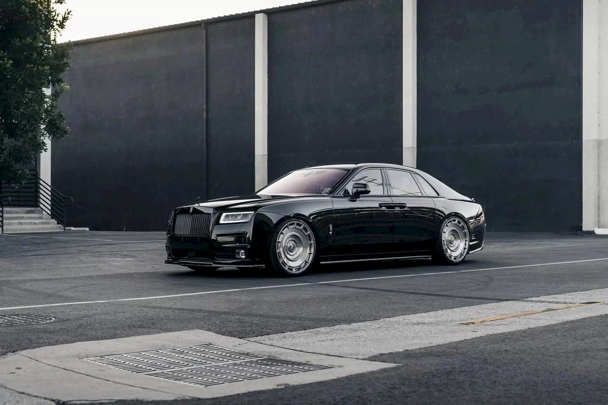 Rolls-Royce GHOST – идеальный баланс элегантности и технологий