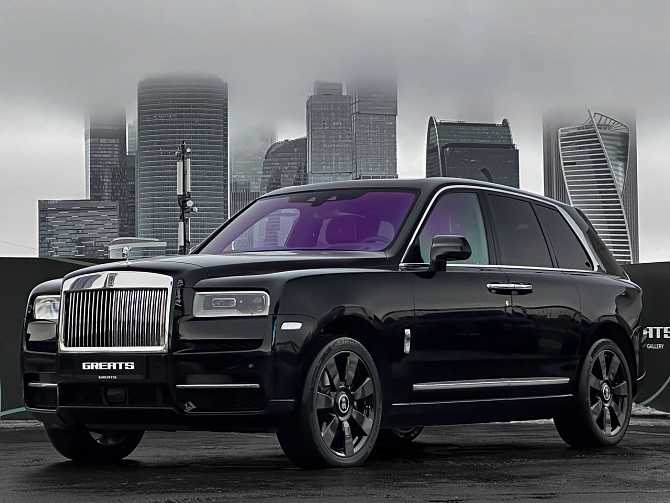 Rolls-Royce Cullinan Silver Badge